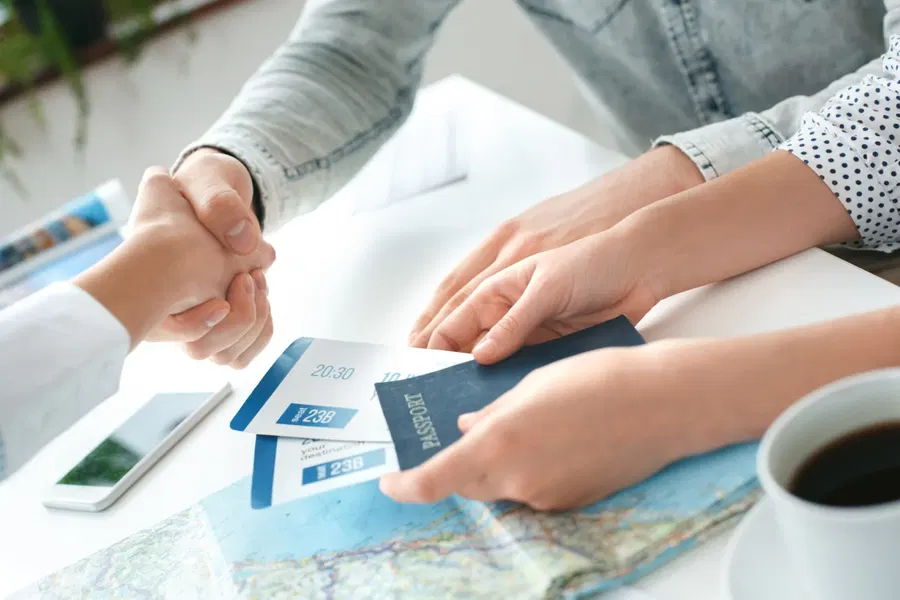 Travel Advisor vs Booking Online: Which Saves You More?