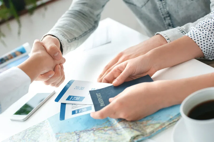 Travel Advisor vs Booking Online: Which Saves You More?