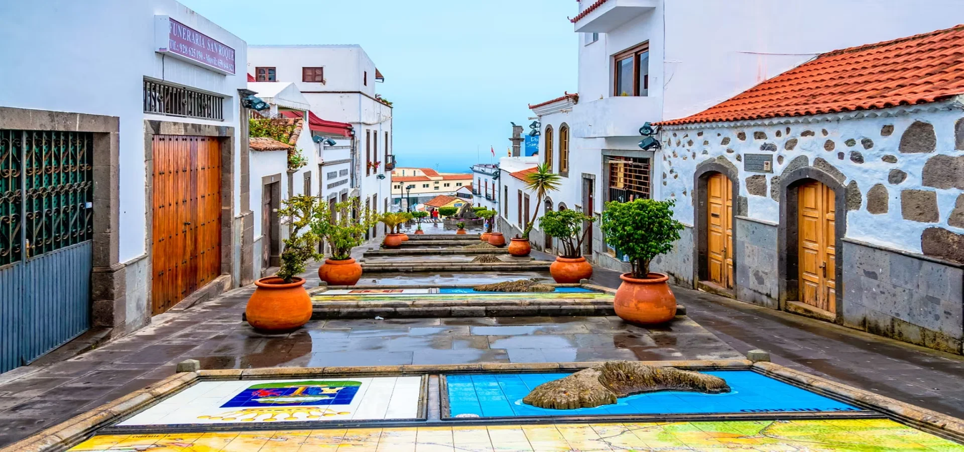 Gran Canaria beaches, mountains, and Spanish island culture